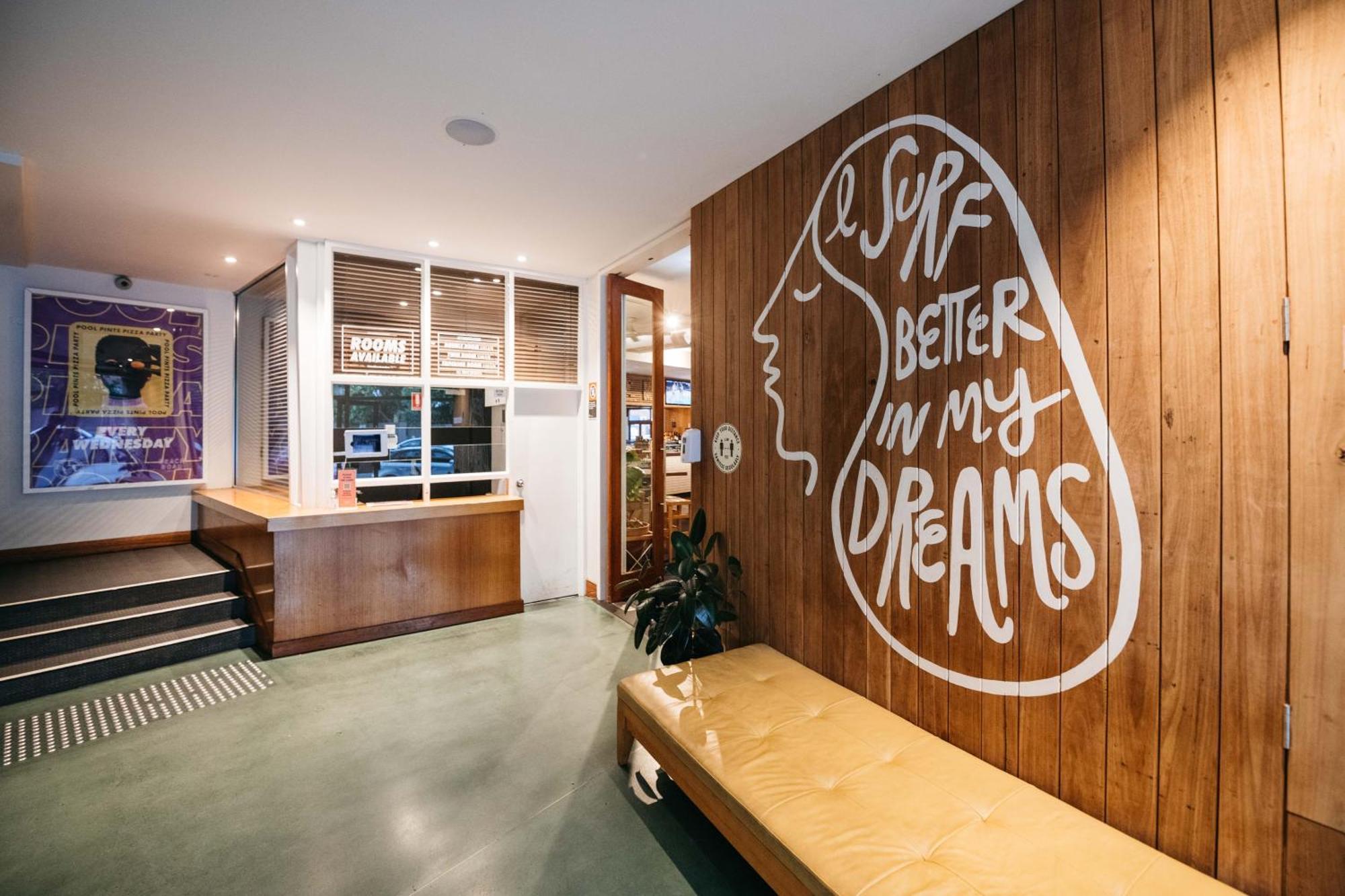 Barrys Beach Road Hotel Sydney Eksteriør billede